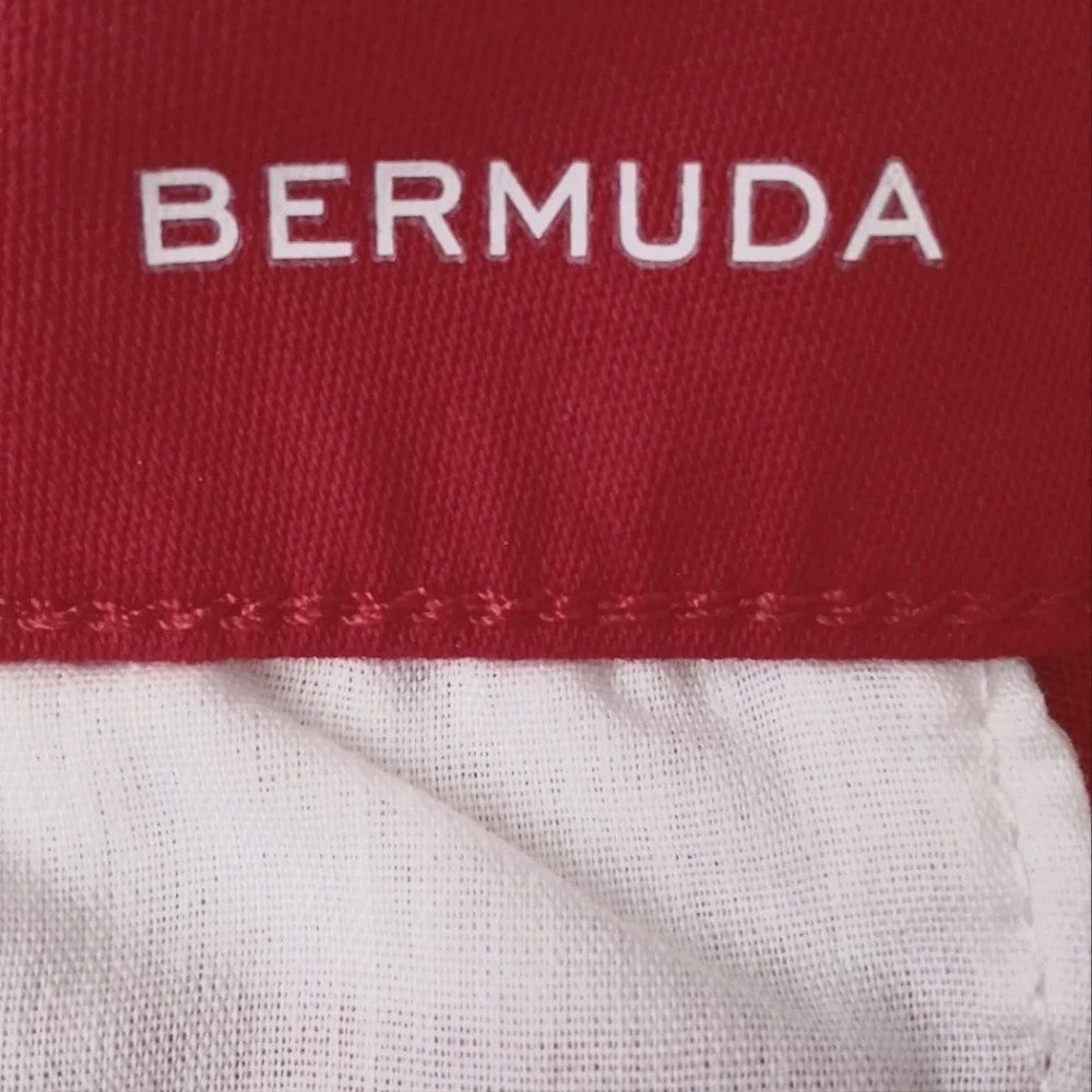 NWOT JOHN'S BAY WOMEN'S RED BERMUDA SHORTS INSEAM 11". SIZE 10 - Picture 8 of 11